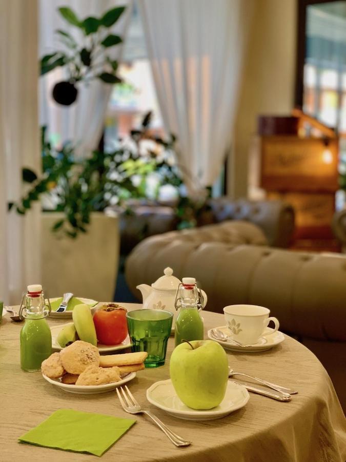 Hotel Brescia Boario Terme Екстериор снимка